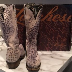 Lucchese boots white/grey & black cheetah print !!